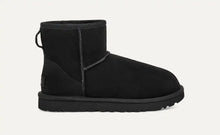 Load image into Gallery viewer, Ugg - Classic Mini II - In Black