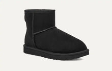 Load image into Gallery viewer, Ugg - Classic Mini II - In Black