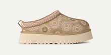Load image into Gallery viewer, UGG - Tazz Sun Stitch - In Mustard Seed
