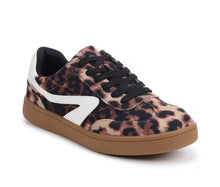 Load image into Gallery viewer, DV by Dolce Vita - Voyage - In Leopard