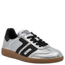 Load image into Gallery viewer, Back 70 - Cloud NM - In Silver/Black