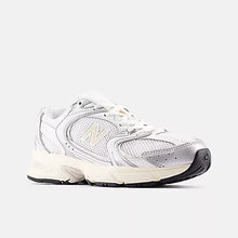 Load image into Gallery viewer, New Balance - 530 - In Silver Metallic