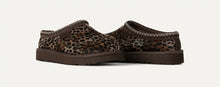 Load image into Gallery viewer, Ugg - Tasman Caspian - In Burnt Cedar
