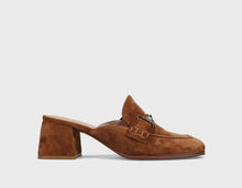 Load image into Gallery viewer, Vaneli - Vestry - In Cuoio Suede

