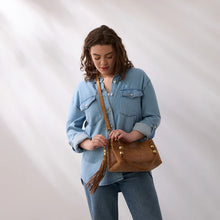 Load image into Gallery viewer, Hobo - Seneca Shoulder Crossbody - In Whiskey
