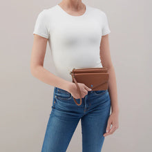 Load image into Gallery viewer, Hobo - Goldie Wristlet - In Brown Sugar
