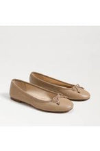 Load image into Gallery viewer, Sam Edelman - Felicia Luxe - In Soft Beige
