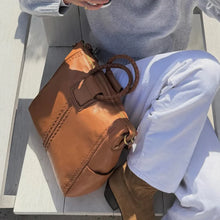 Load image into Gallery viewer, Hobo - Sheila Large Satchel - In Harvest Wheat
