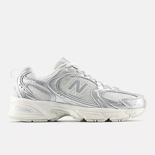 Load image into Gallery viewer, New Balance - 530 - In Silver Metallic
