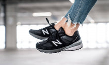 Load image into Gallery viewer, New Balance - Made in the USA 990v5 - In Black with silver
